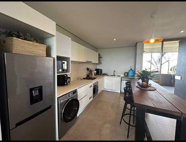 2 BEDROOM APARTMENT FOR SALE IN SHEFFIELD BEACH